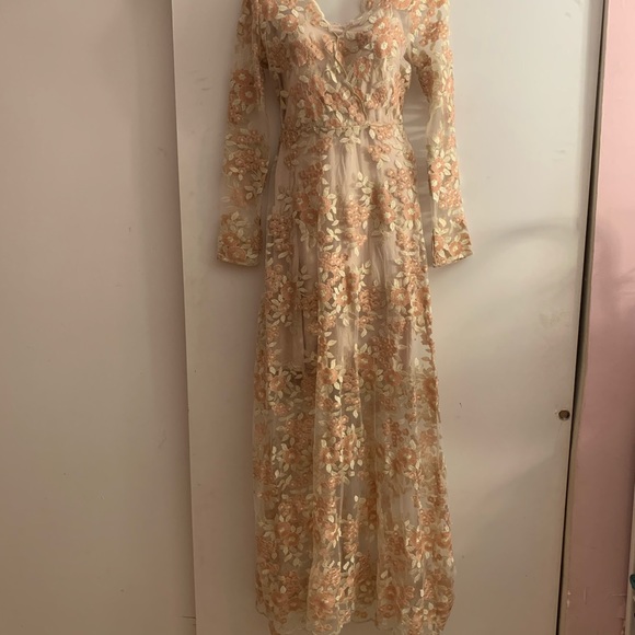 FASHION NOVA FLOWER GODDESS DRESS - Picture 4 of 7